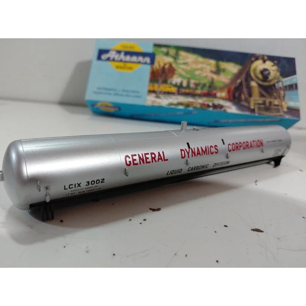 Athearn 1524 Train HO Gauge Model Railroad General Dynamic 62Ft Tank Car w/Box